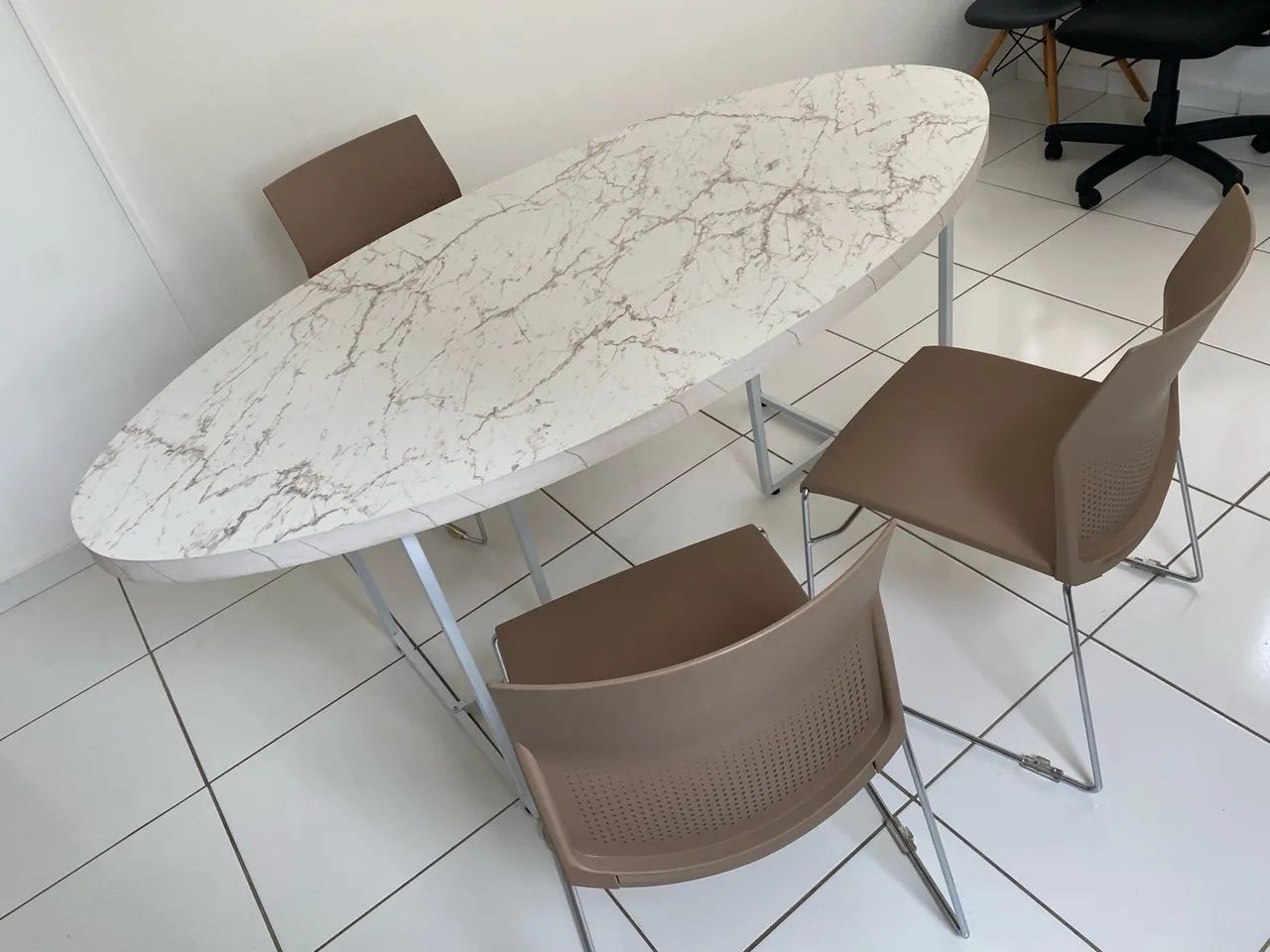 Mesa e cadeiras para escritório  - Foto 3