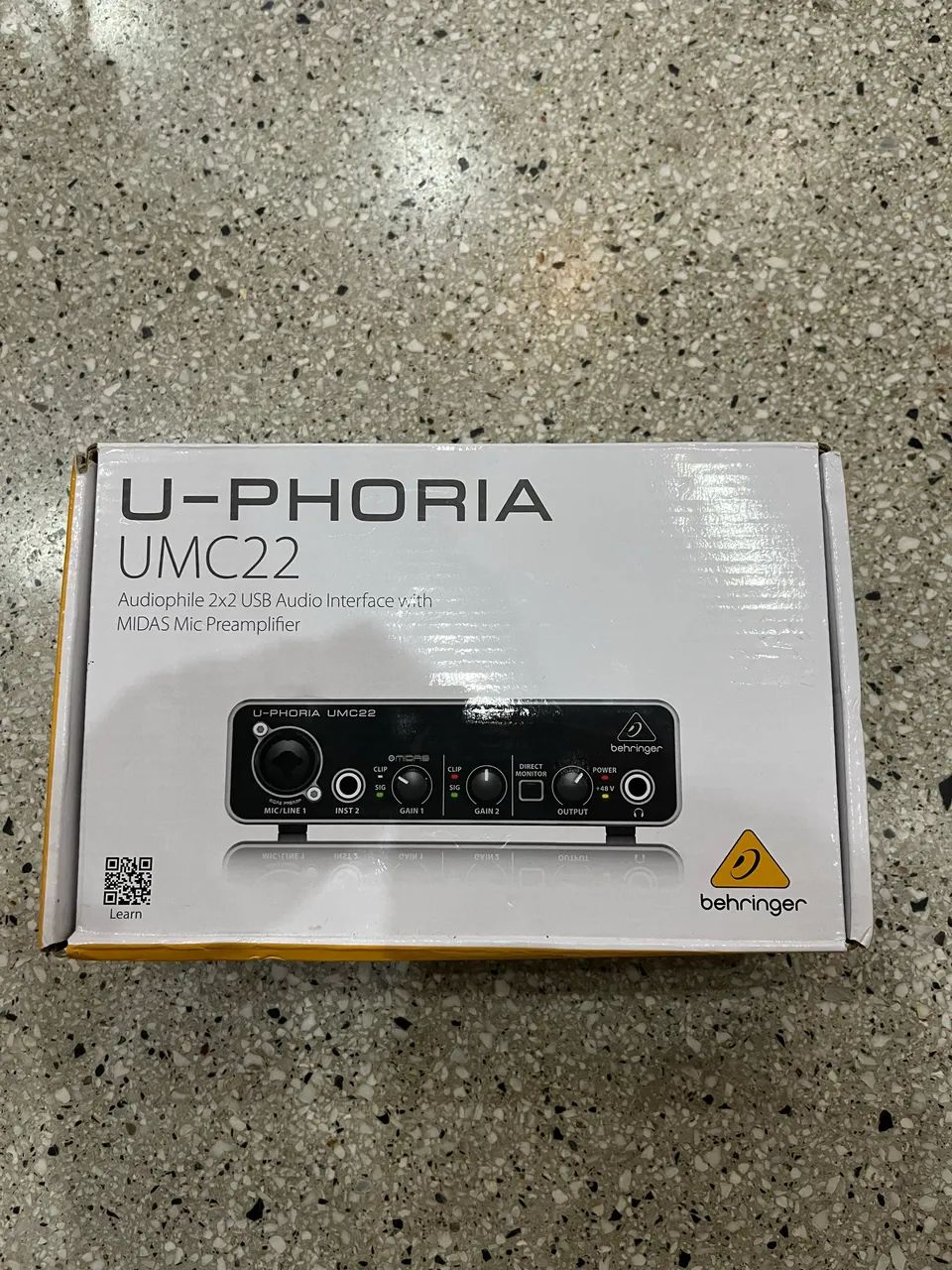 Interface de áudio Behringer UMC22 