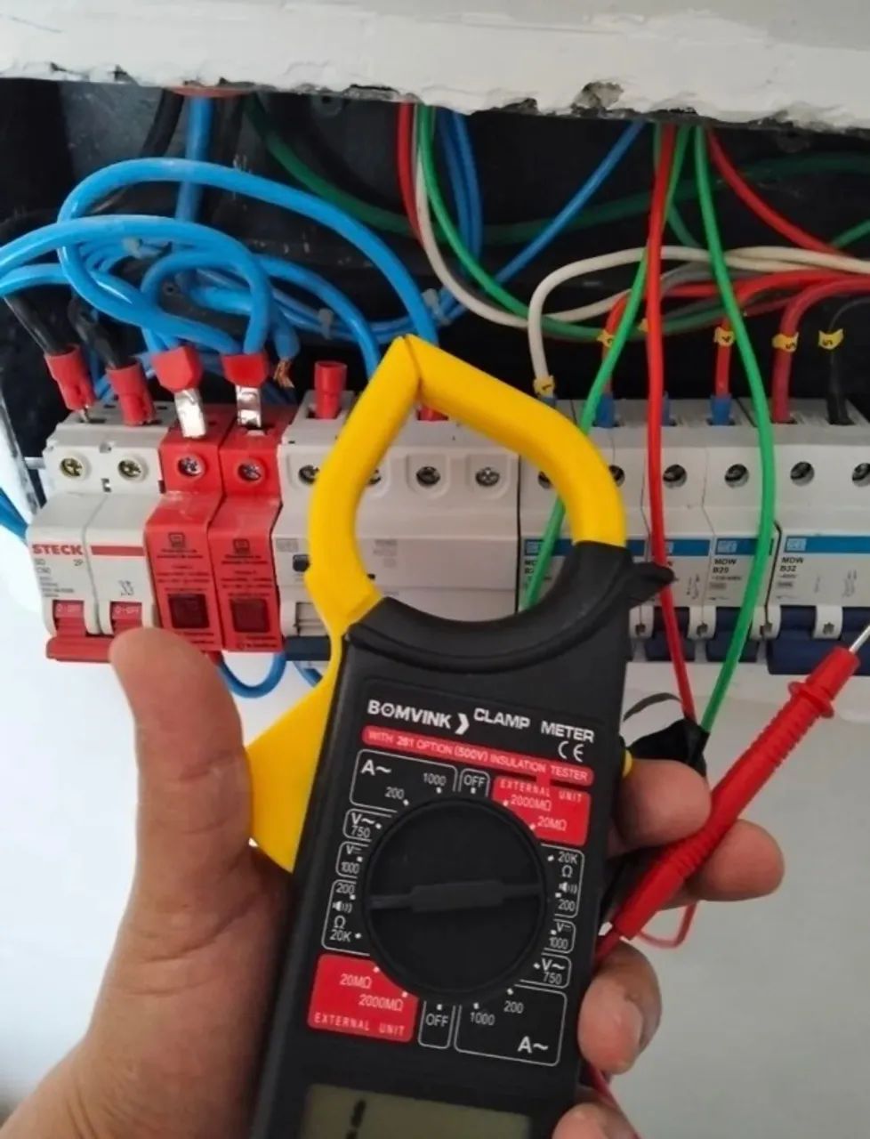 Eletricista Disponível 