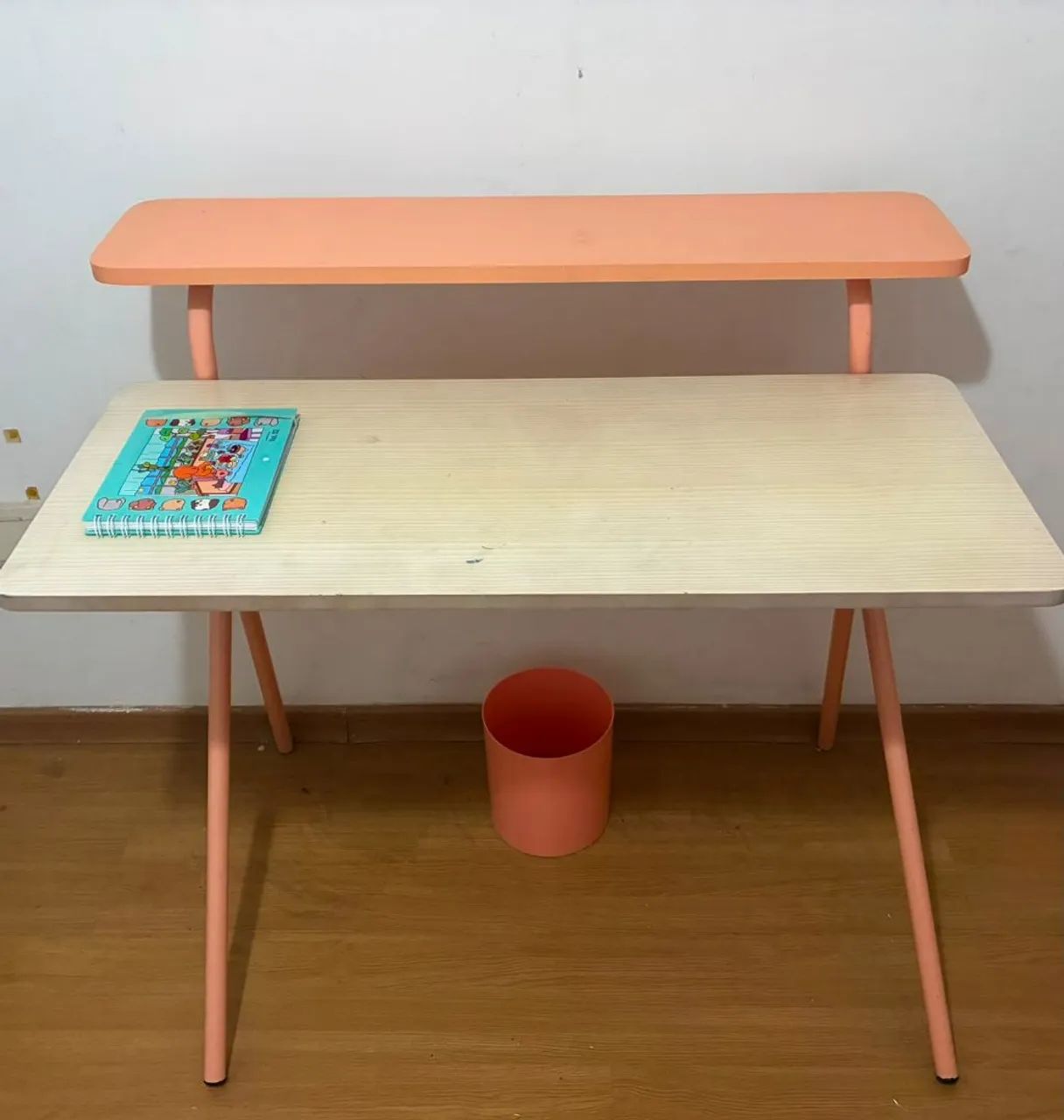 Mesa Escrivaninha Compacta com Suporte Elevado / Prateleira - Foto 2