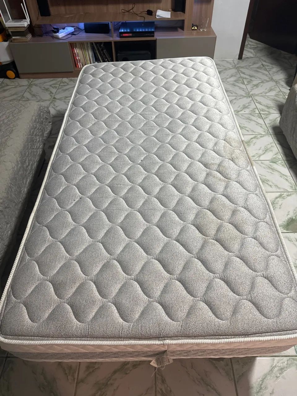 Cama box com colchão 