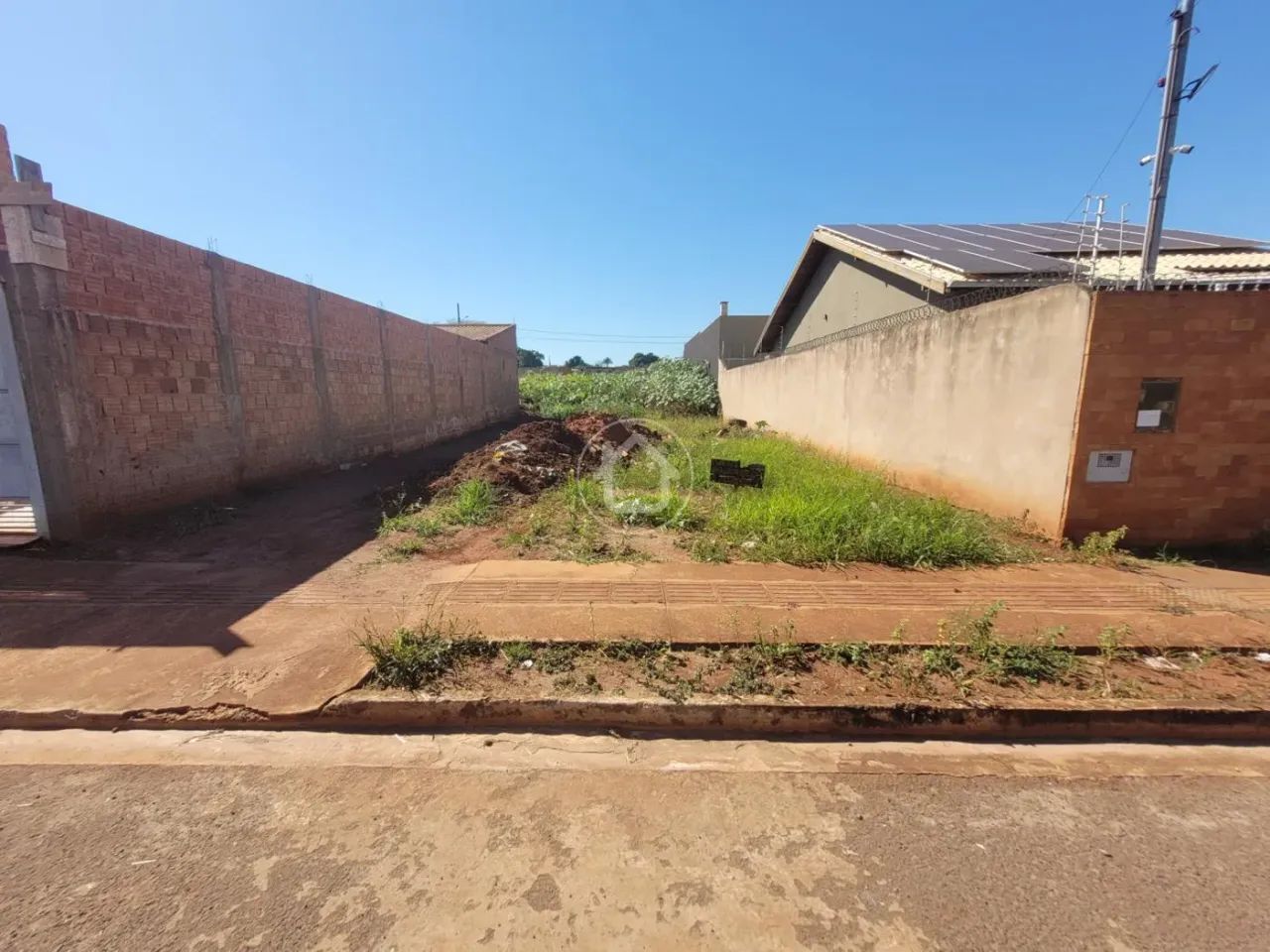 TERRENO NO ASFALTO