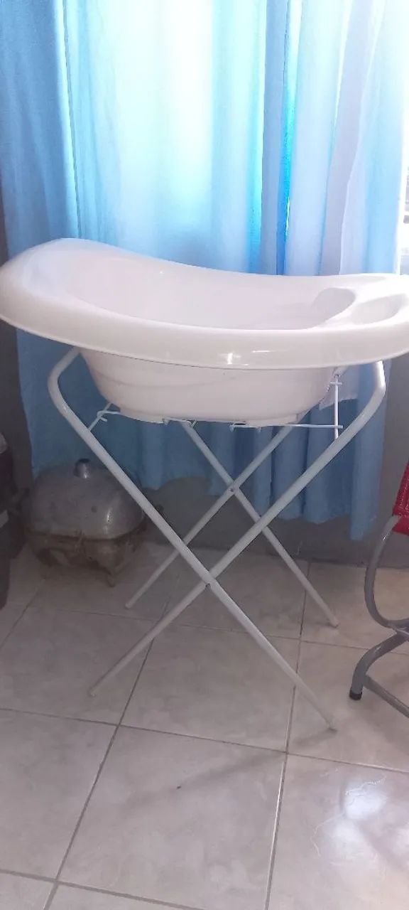 Vendo banheira grande com suporte 