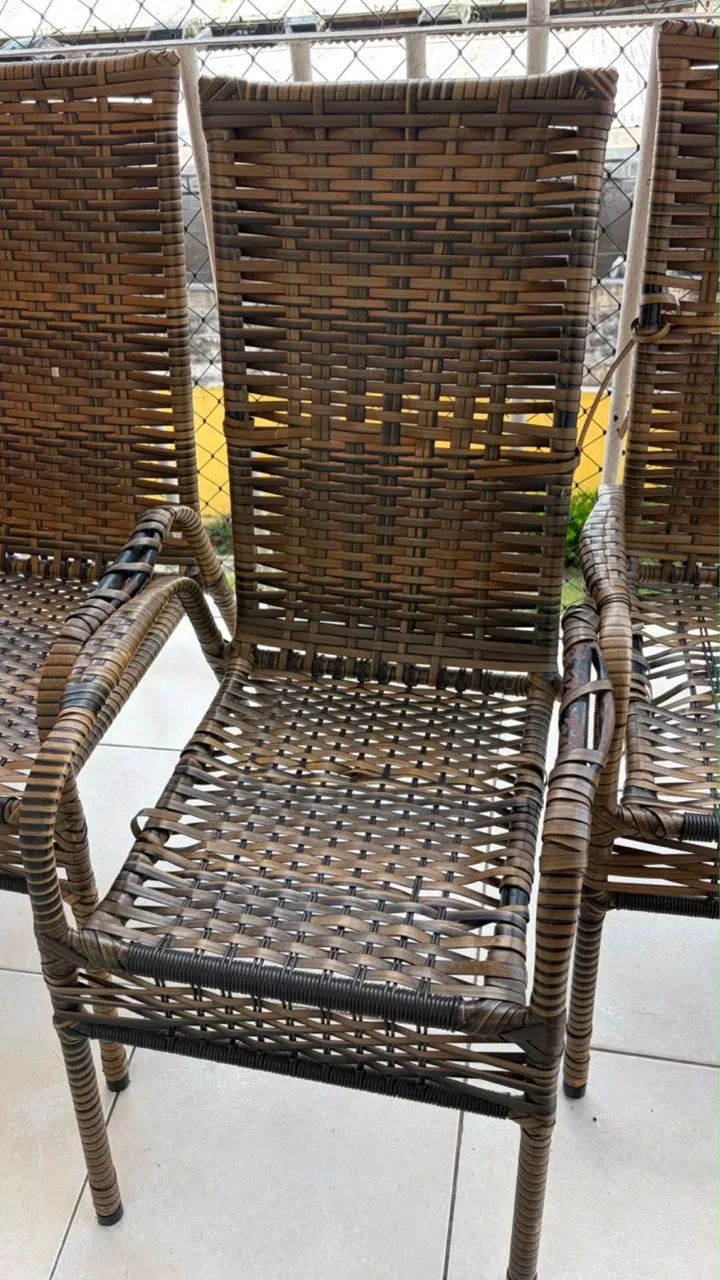 Jogo de 4 cadeiras + Mesa de centro - Foto 2