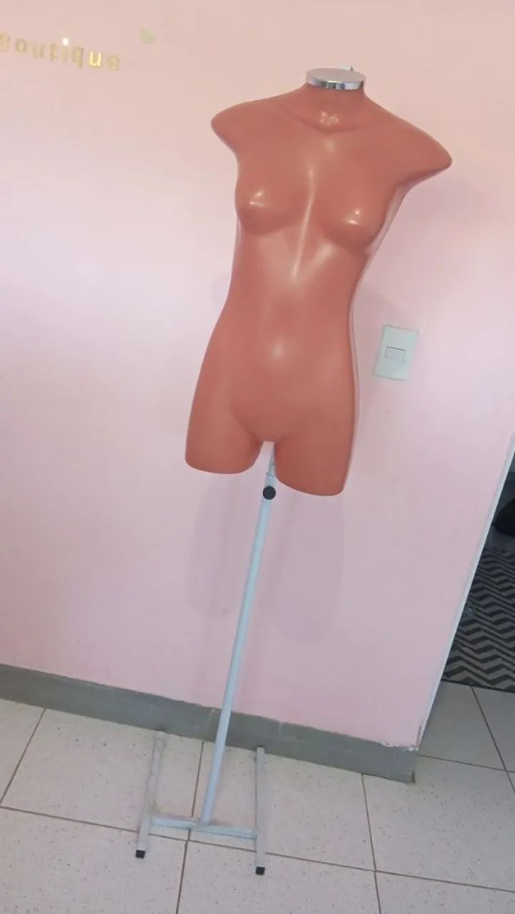 Manequim feminino  - Foto 4