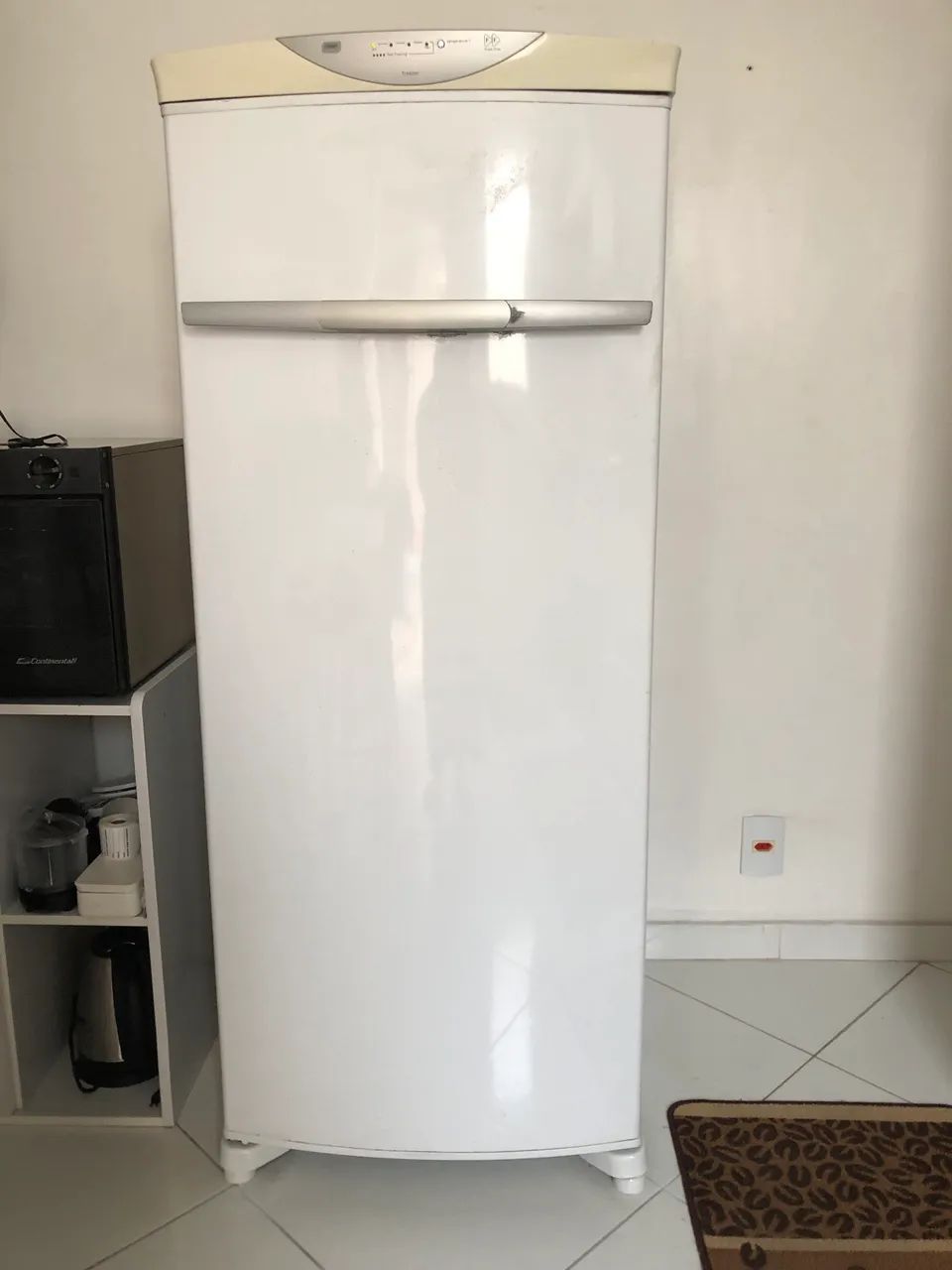 Vendo excelente freezer. 