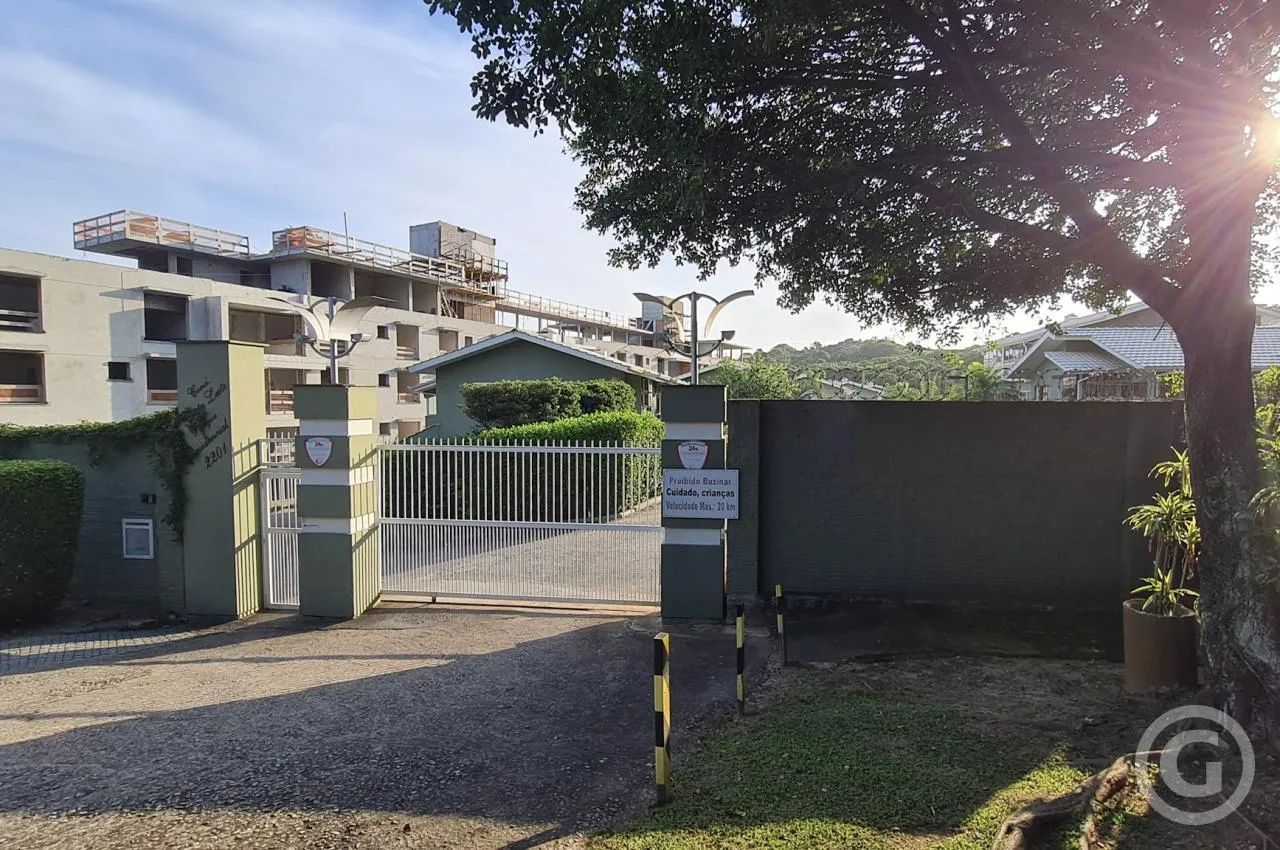 Casa mobiliada com 3 quartos na Barra da Lagoa