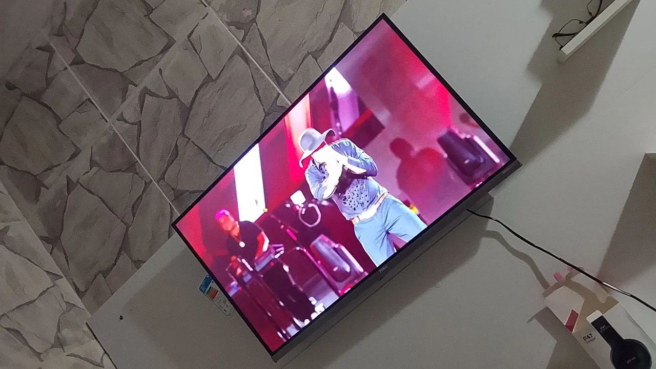 Tv Philco 32 1 mês de comprado no plástico 700 reais vendendo apenas pq vou viajar. - Foto 2