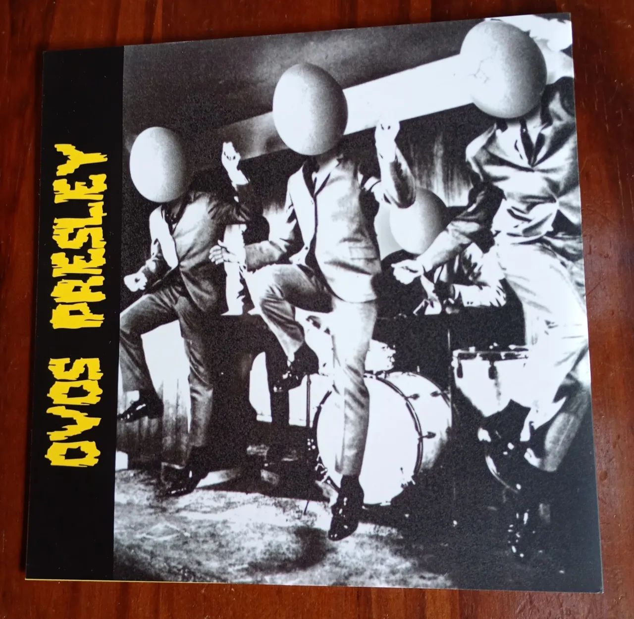 Vinil Ovos Presley e Psychors Compacto 7 polegadas Vinil amarelo Psychobilly HardCore punk - Foto 2