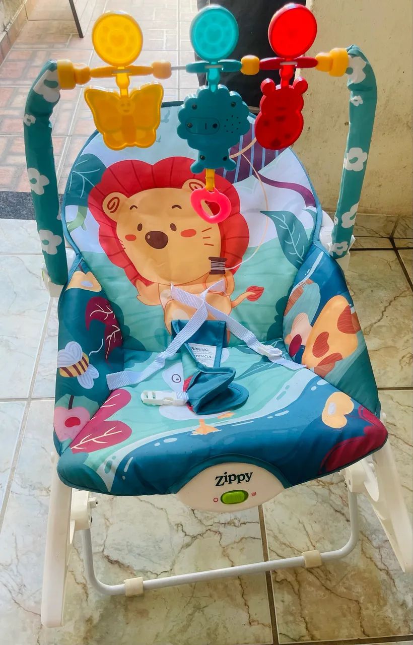 Cadeira de Balanço e Descanso com Sons Musicas e Vibrações suaves da Zippy Toys  - Foto 4