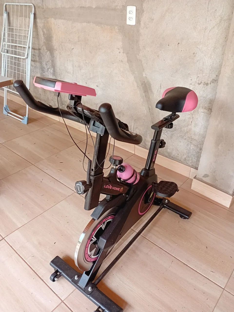 Bicicleta Ergometrica semi nova 