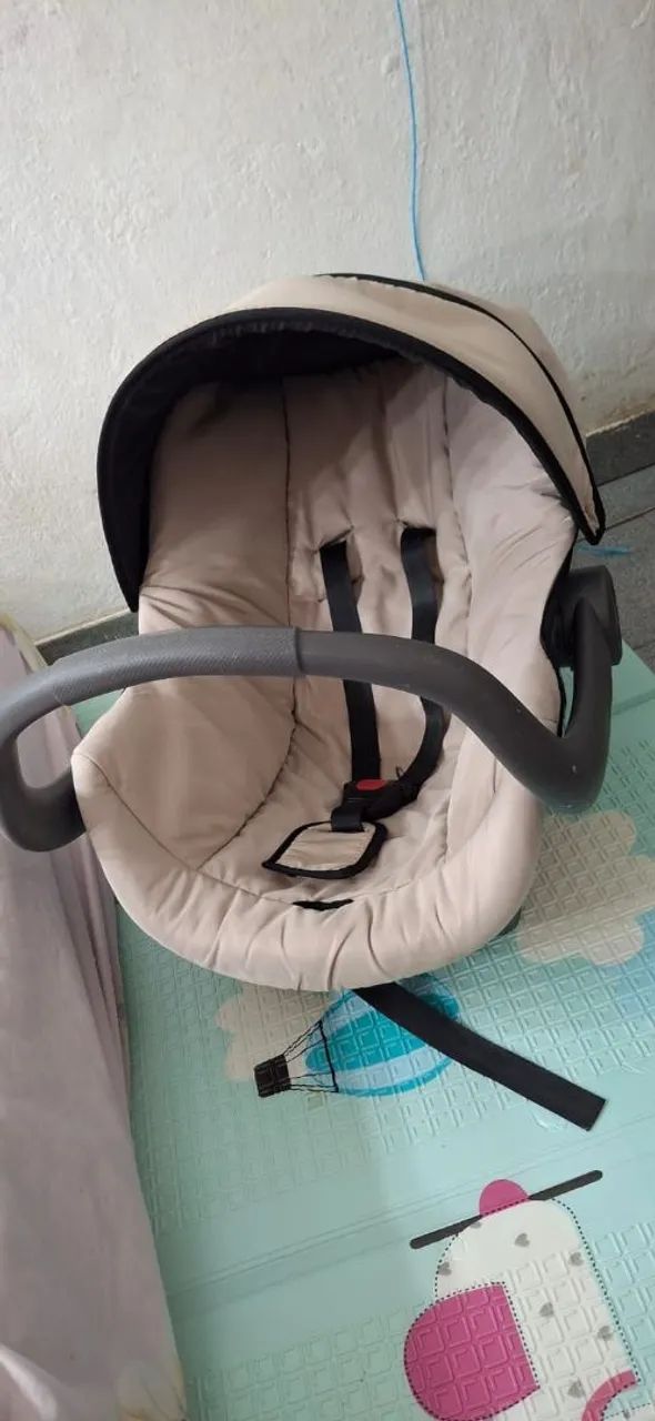 Infant car seat + car base