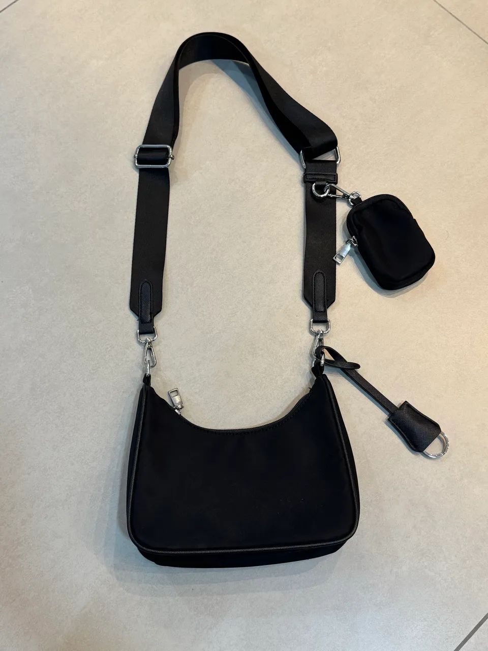 Bolsa tira colo preta  - Foto 4