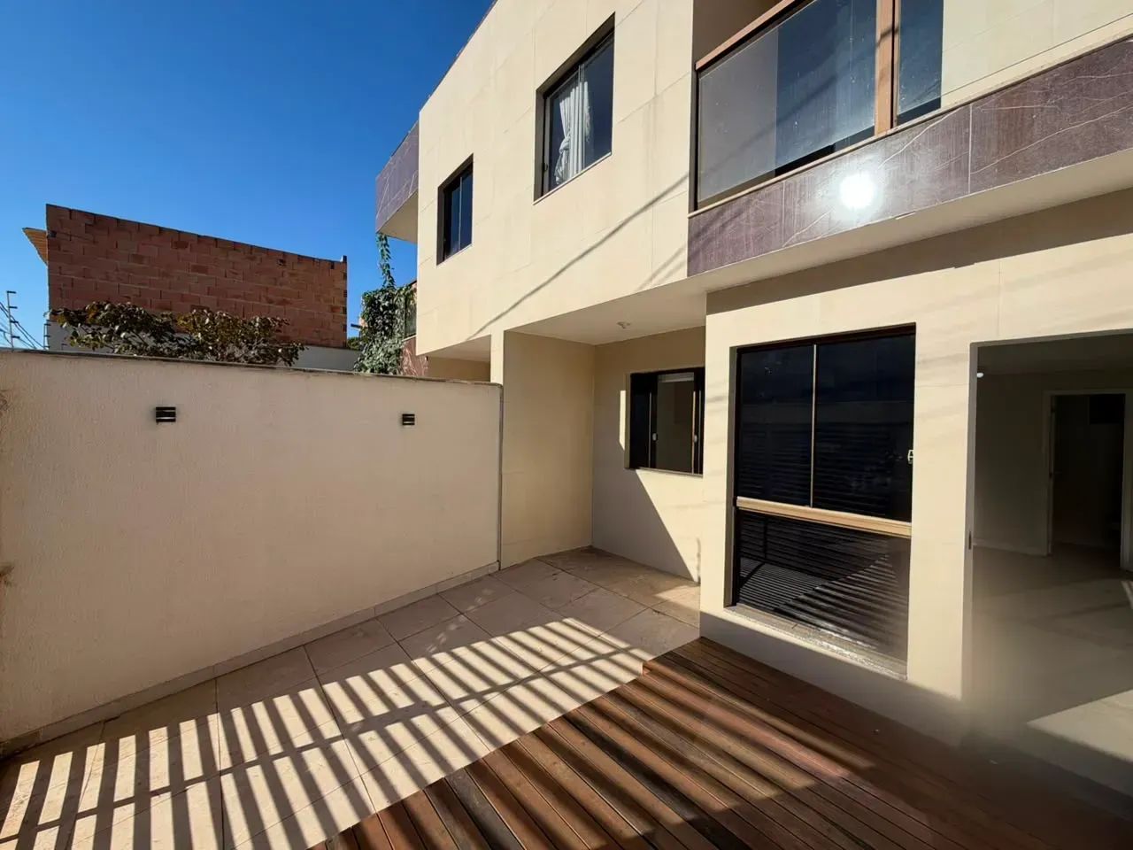 Casa com 3 quartos sendo 1 suíte 3 banheiros 1 vaga - Foto 2
