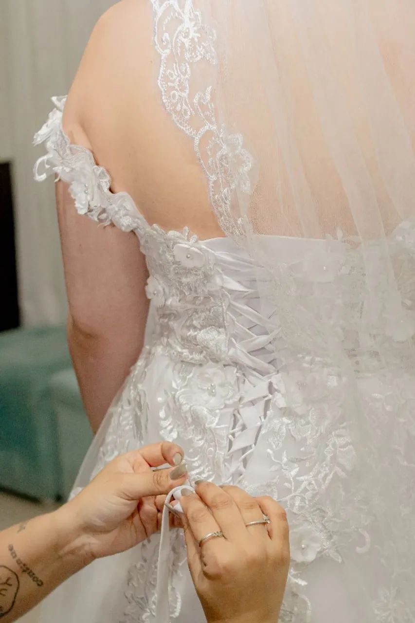 Vestido de noiva com véu  - Foto 2