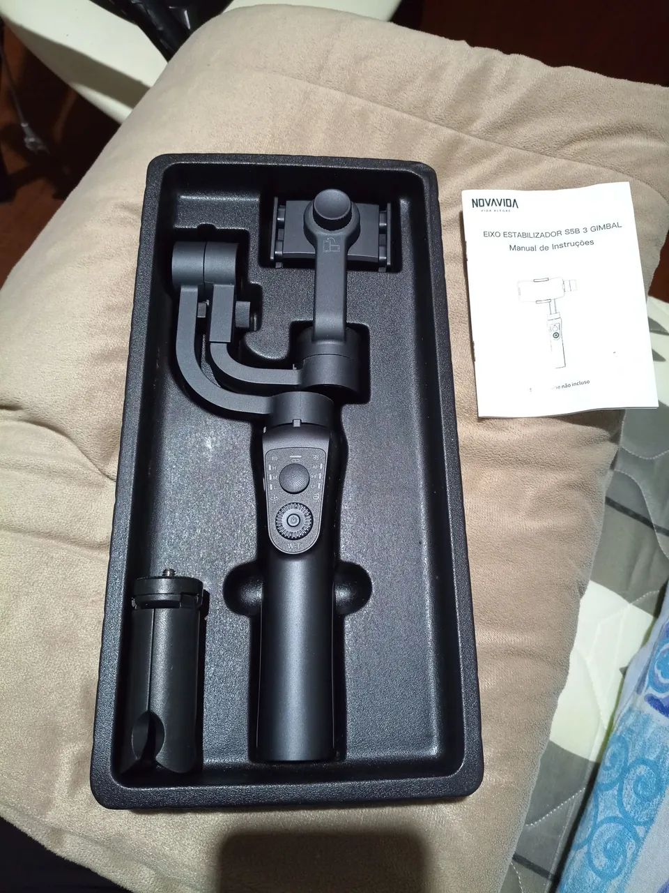 Estabilizador de celular Gimbal S5B + microfone! - Foto 2