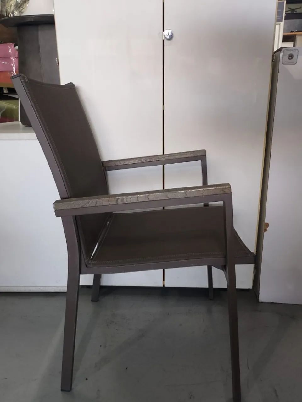 Cadeira De Área Externa Marrom Para Escritório - Foto 5
