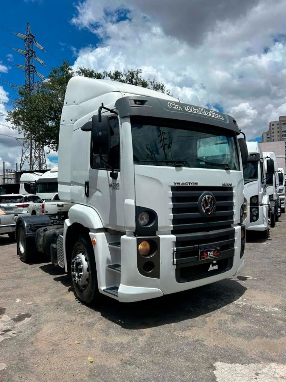VW 19-330 4x2 2018