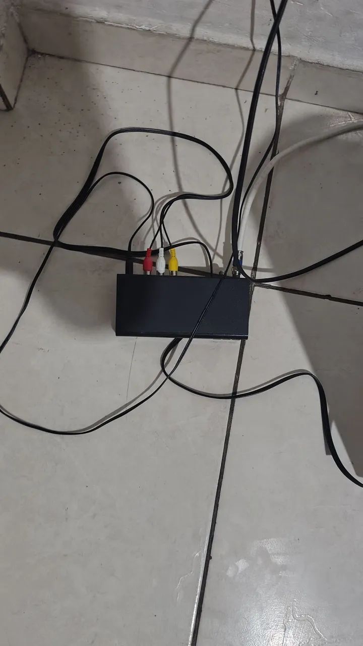 Tv de tubo com antena e conversor  - Foto 3