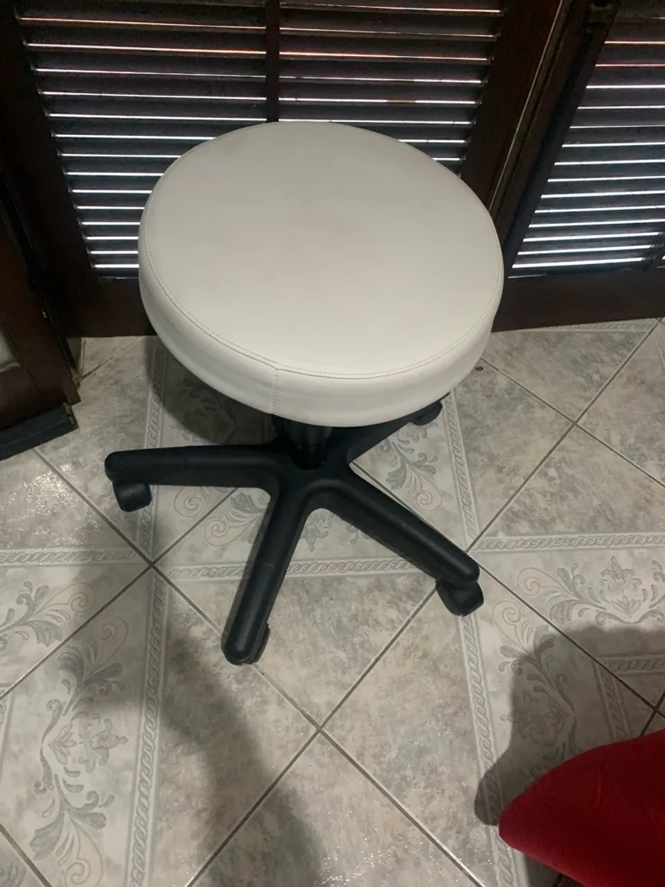 Cadeira Mocho branco  - Foto 2