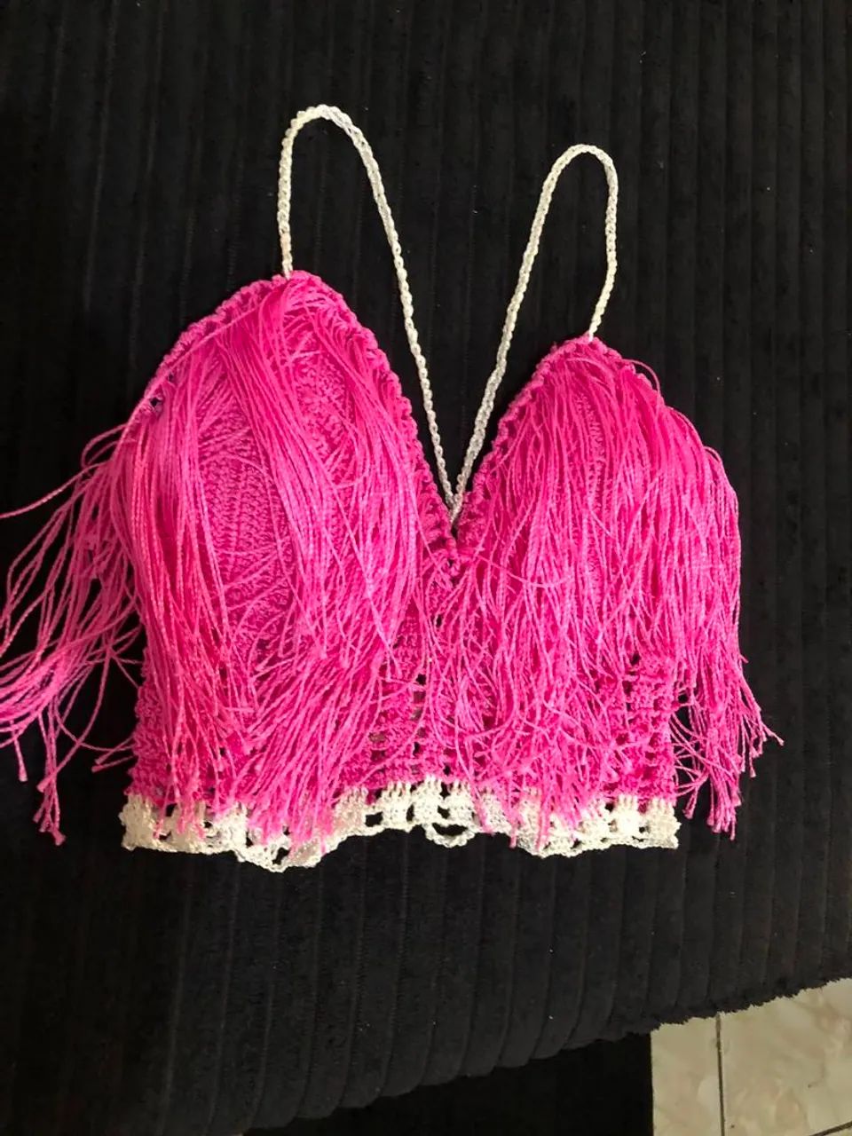 Saída de banho e roupas e outros feitos de crochê  - Foto 2