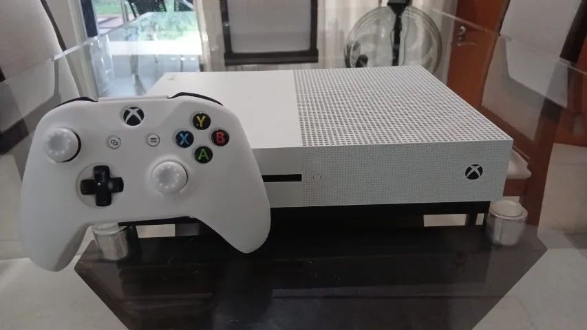 Xbox one s 1 tb 1 controle com caixa