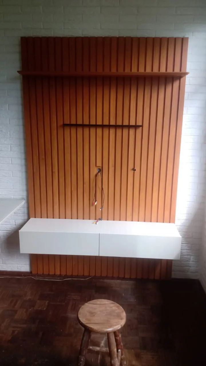 Painel de TV com rack 