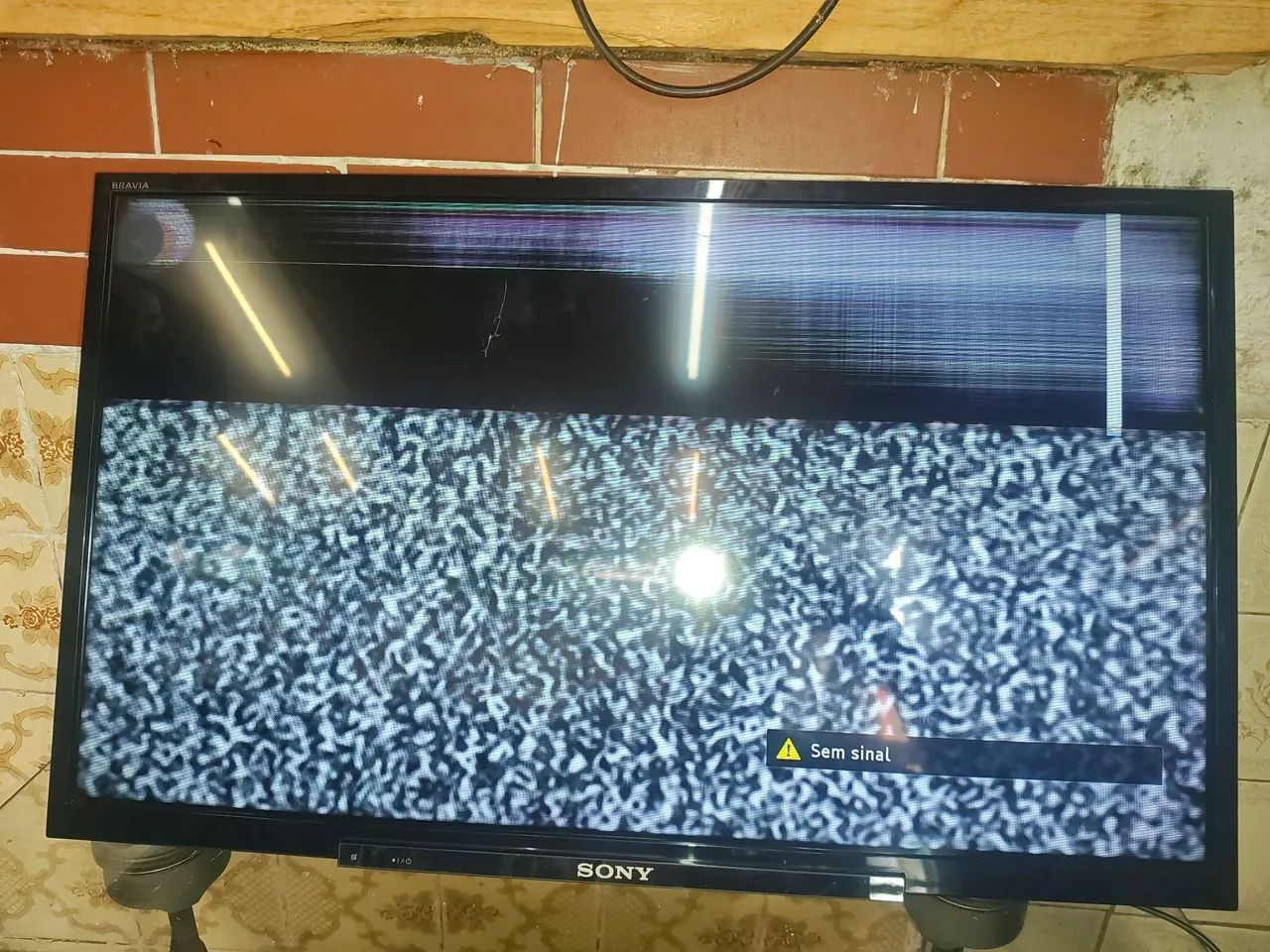 Tv com tela quebrada 