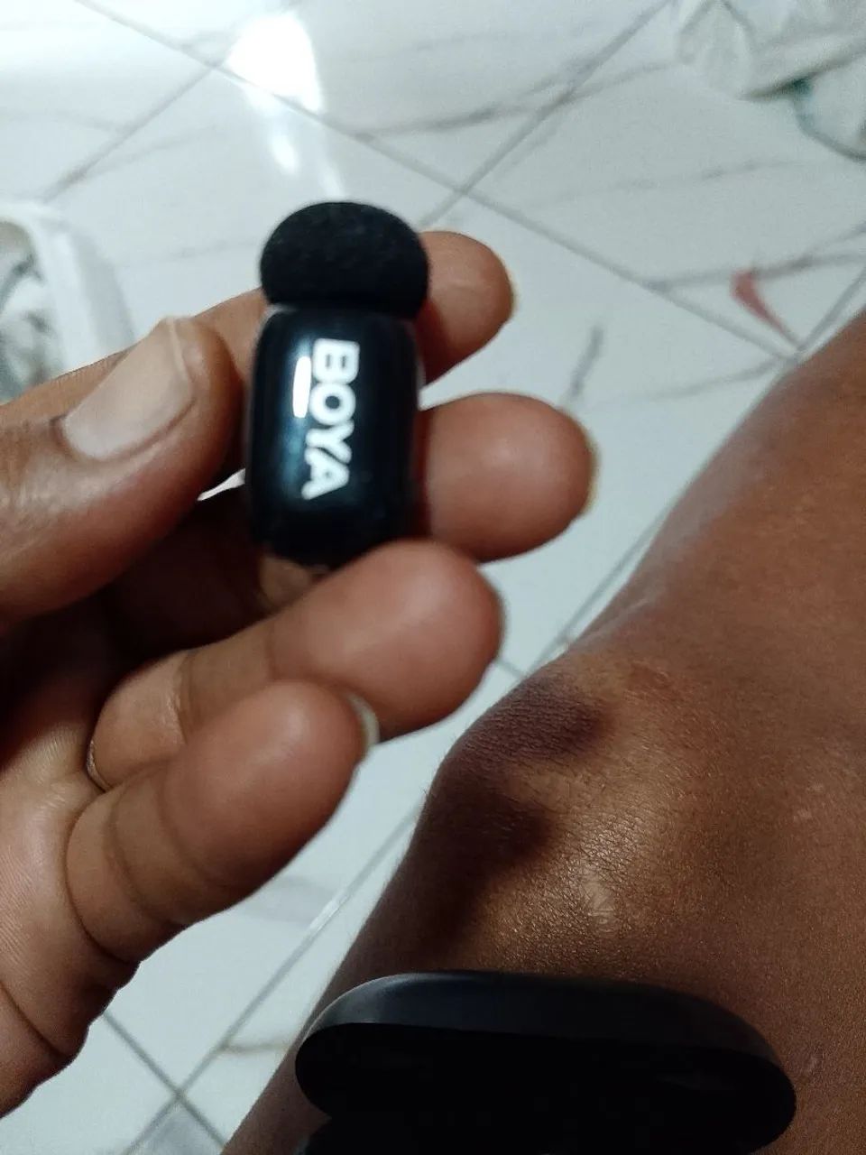 Mini microfone em perfeito estado usa 2 vezes original 320 reais - Foto 3