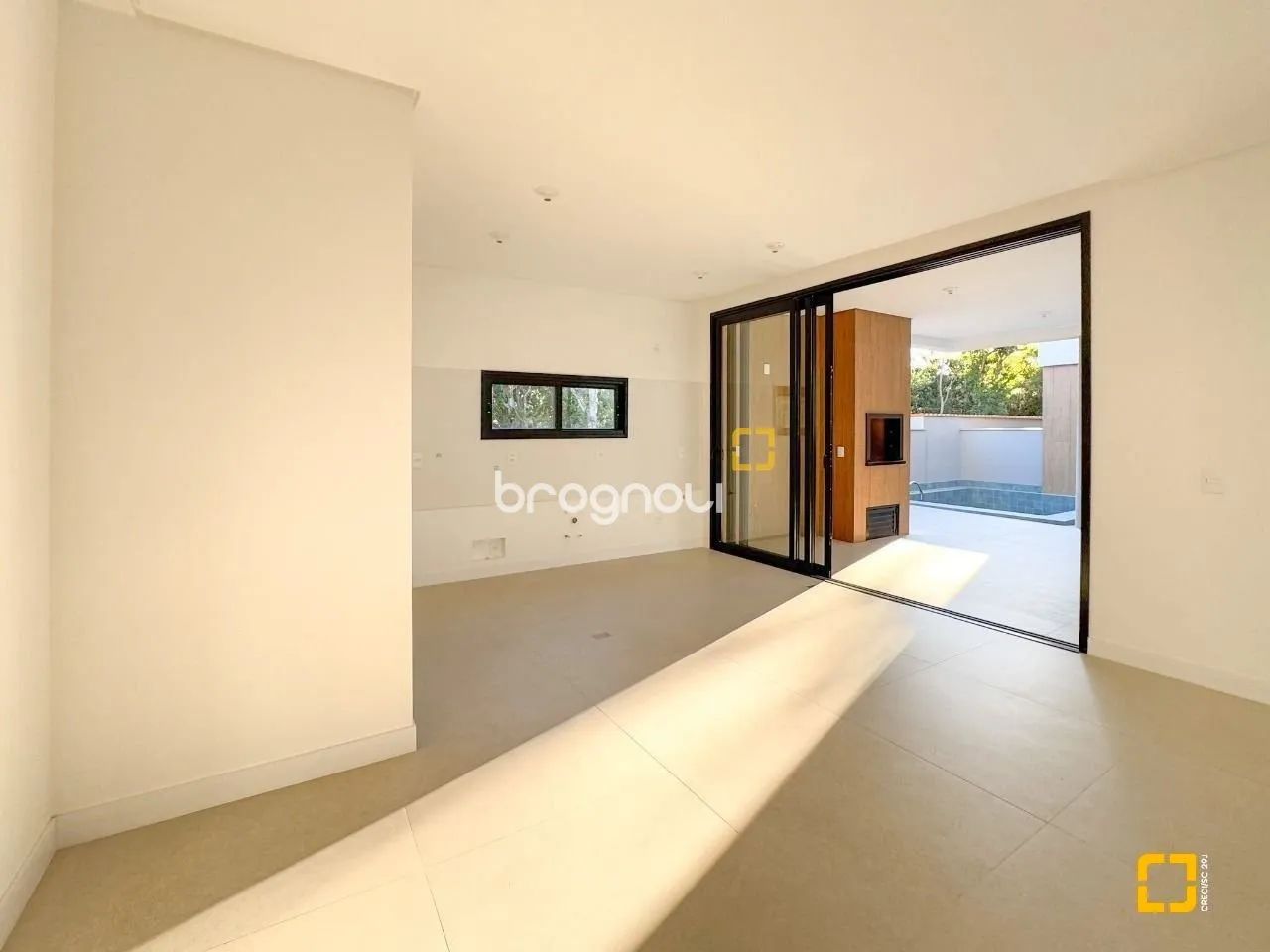 Casa nova em condomínio - 3 suítes - Pátio piscina - Cacupé - Florianópolis - SC - Foto 4