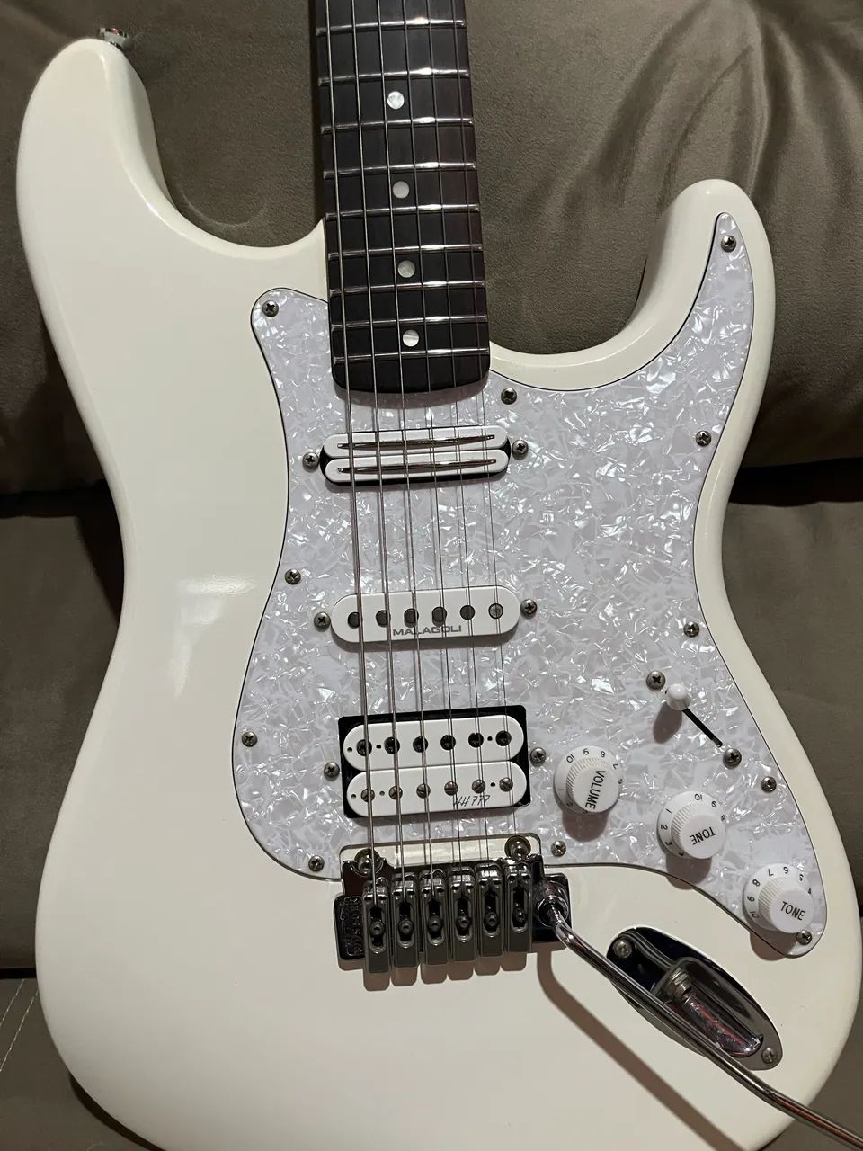 Guitarra Stratocaster Squier