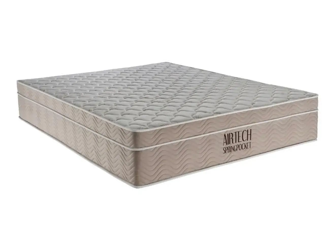 Cama super king sise com cabeceira de madeira