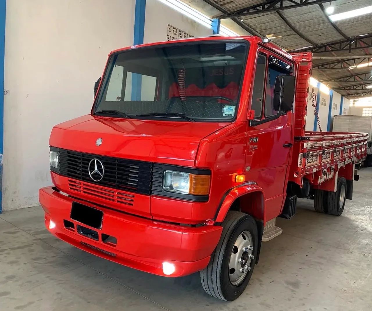 Mb 710  Carroceria 