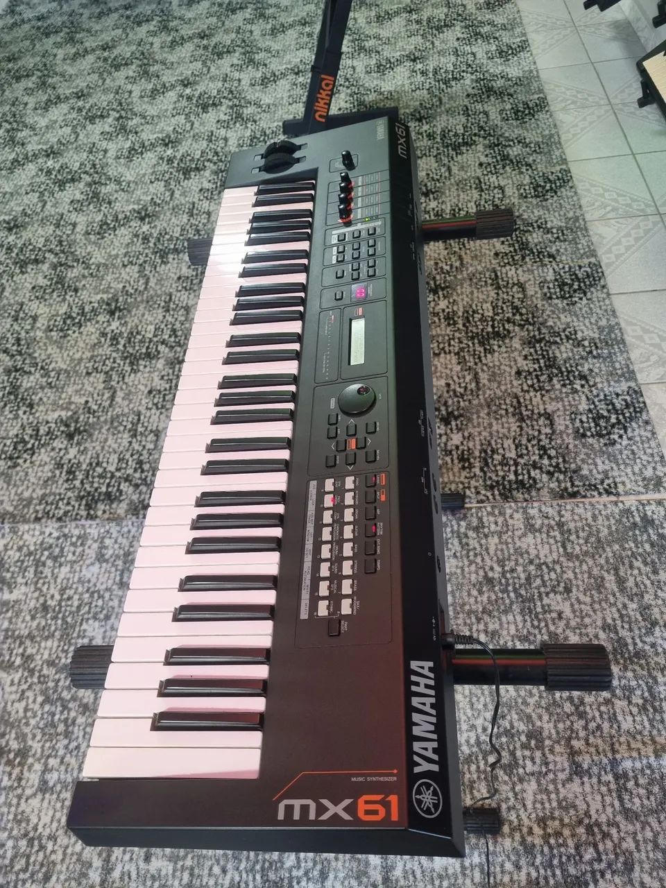 Teclado Yamaha MX61 V2 - Foto 2