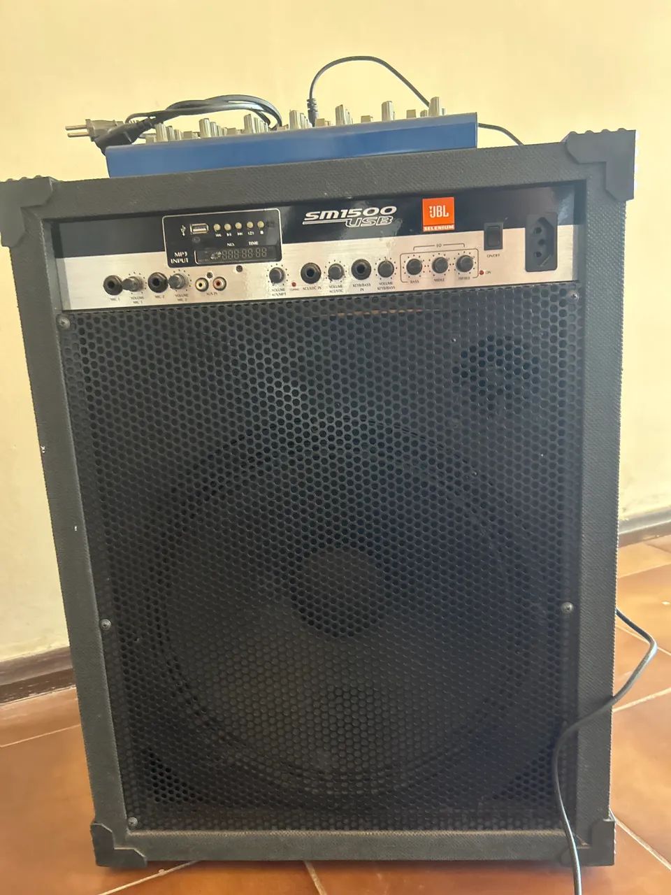 Amplificado jbl mais mesa de 7 canais  - Foto 2