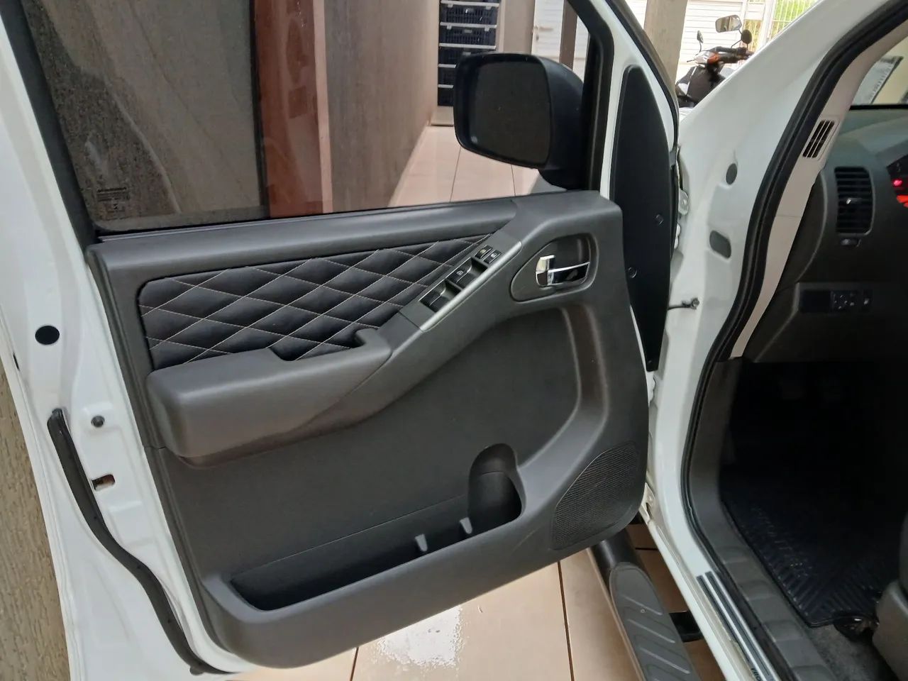 Nissan Frontier SV Attack CD 4X2 2.5 TB Diesel 2015 - Foto 5