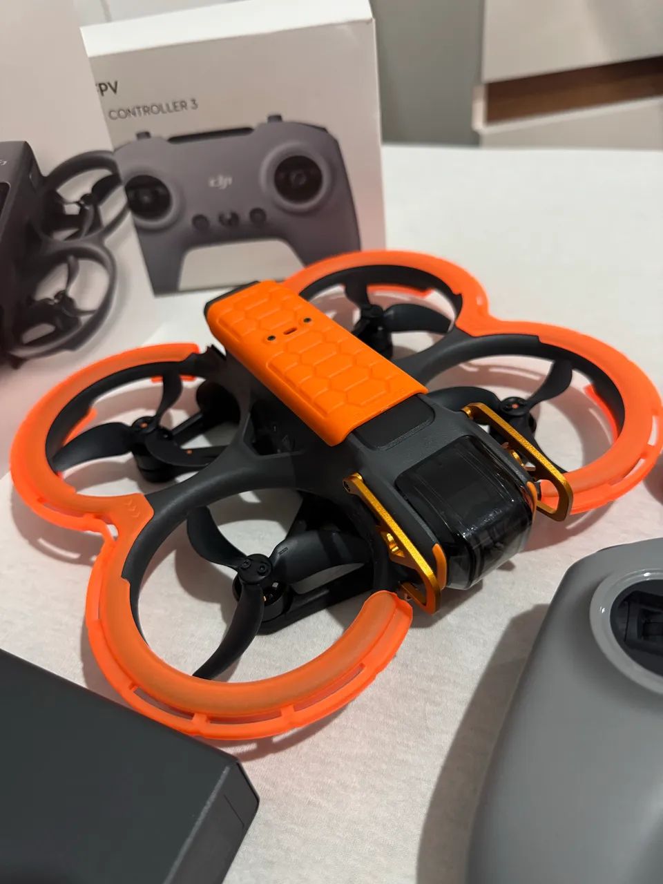 Drone DJI Avata 2 Fly More Combo + acessórios extras - Estado de novo - Foto 3