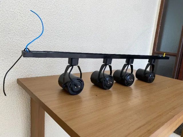 Trilho de Iluminação com 4 Spots - Foto 4
