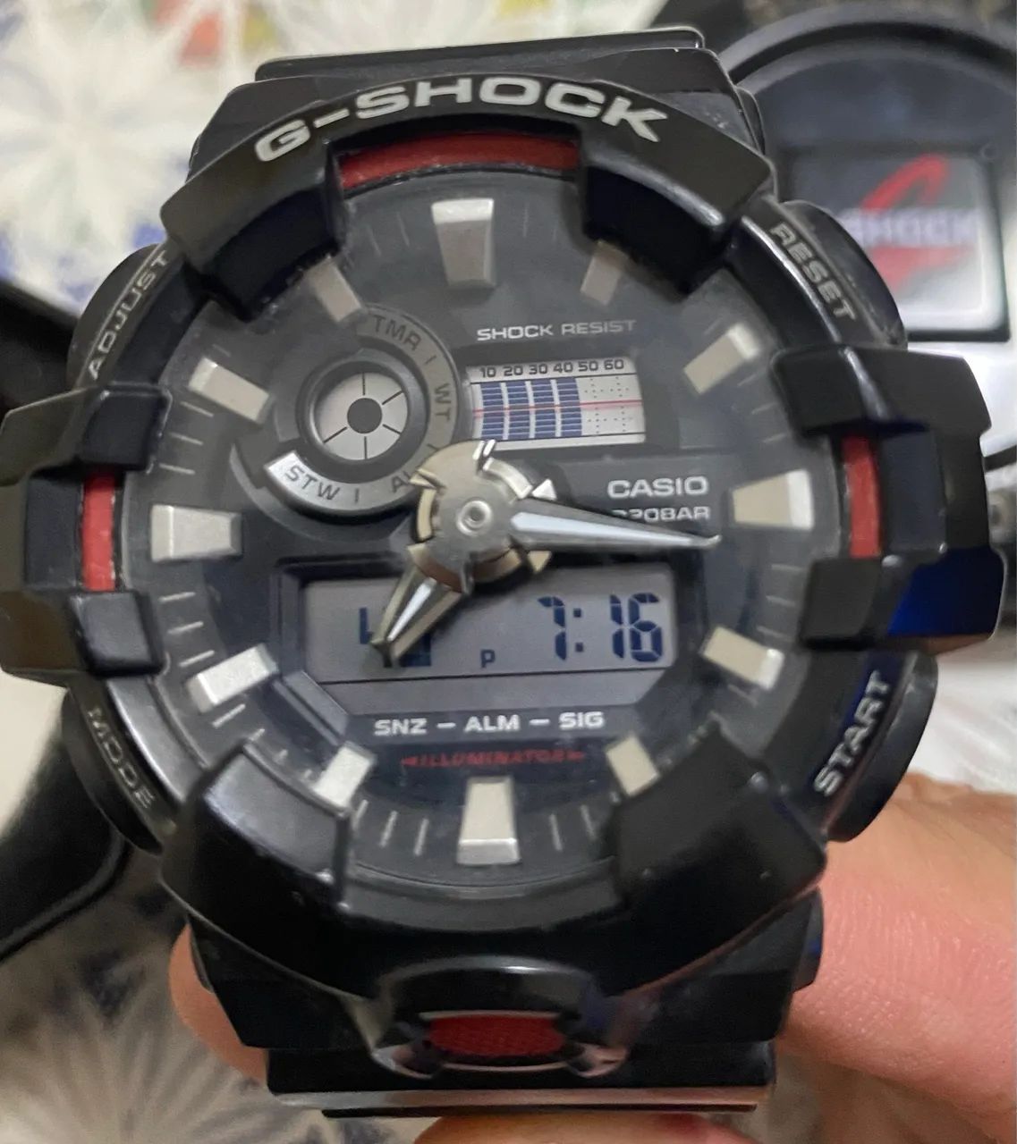 Vendo relógio g-shock ga700 com caixa original barato!! - Foto 2