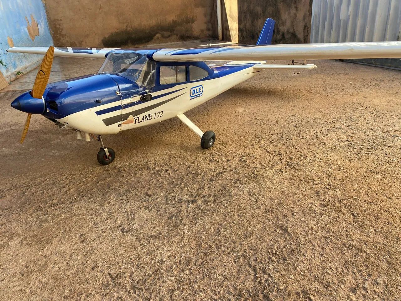 Avião aeromodelo cessna 