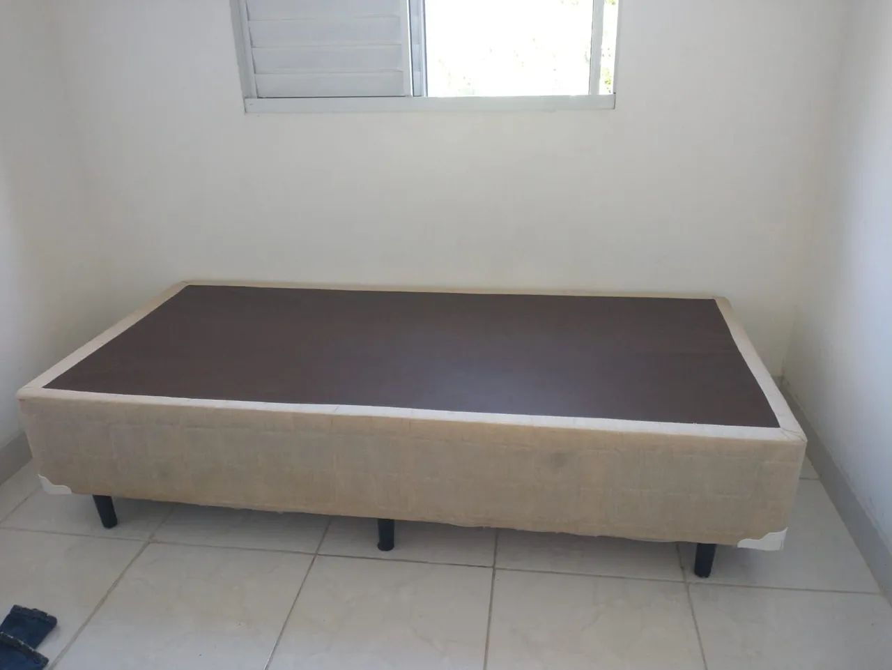 Cama box e colchão de solteiro semi nova 