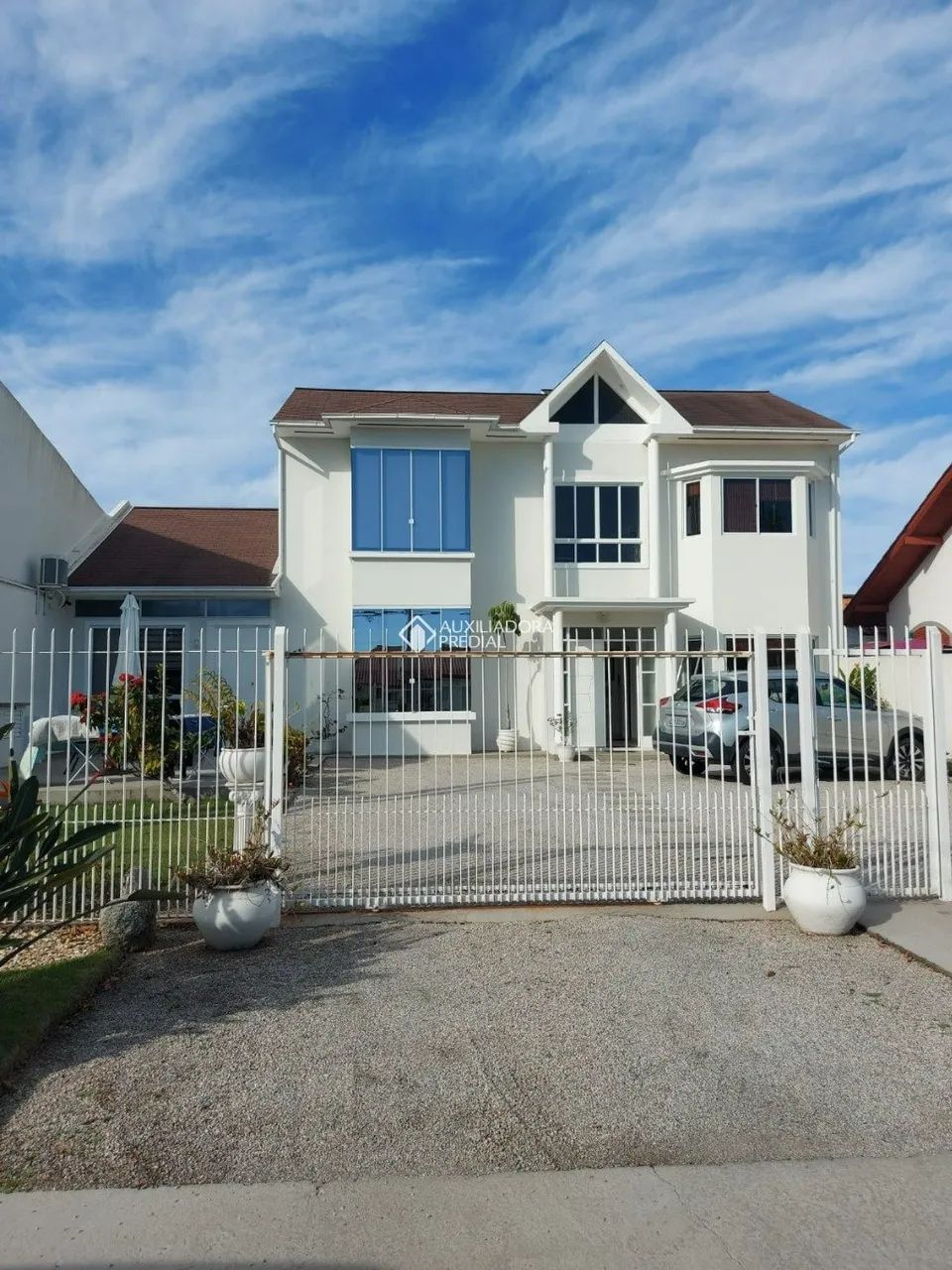 Casa transformada em Pousada, 5 quartos na praia da Daniela em Florianópolis-SC. - Foto 2