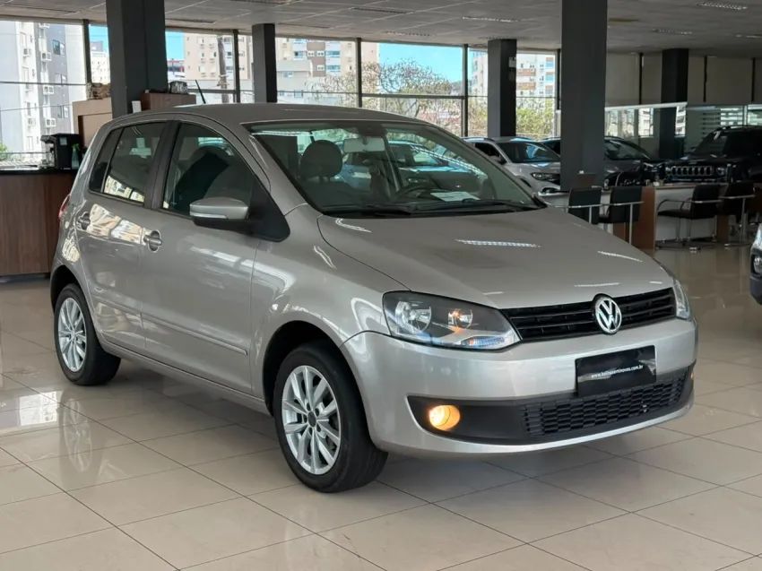 Volkswagen Fox 1.0 MI Total Flex 8V 5P 2014