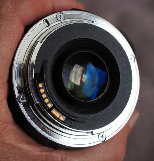 Canon EF 28-105mm F3.5-4.5 - Foto 4