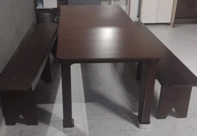 Mesa e dois bancos grandes - Foto 3