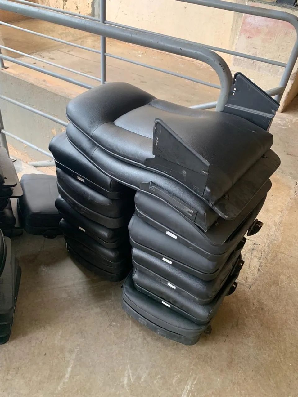 Poltronas para igreja, auditório ou cinema - Foto 2