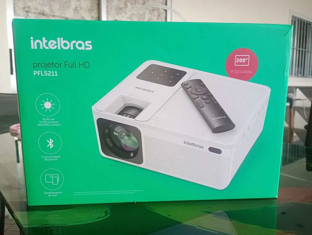 Venda de um Projetor e Tela de Projeção 