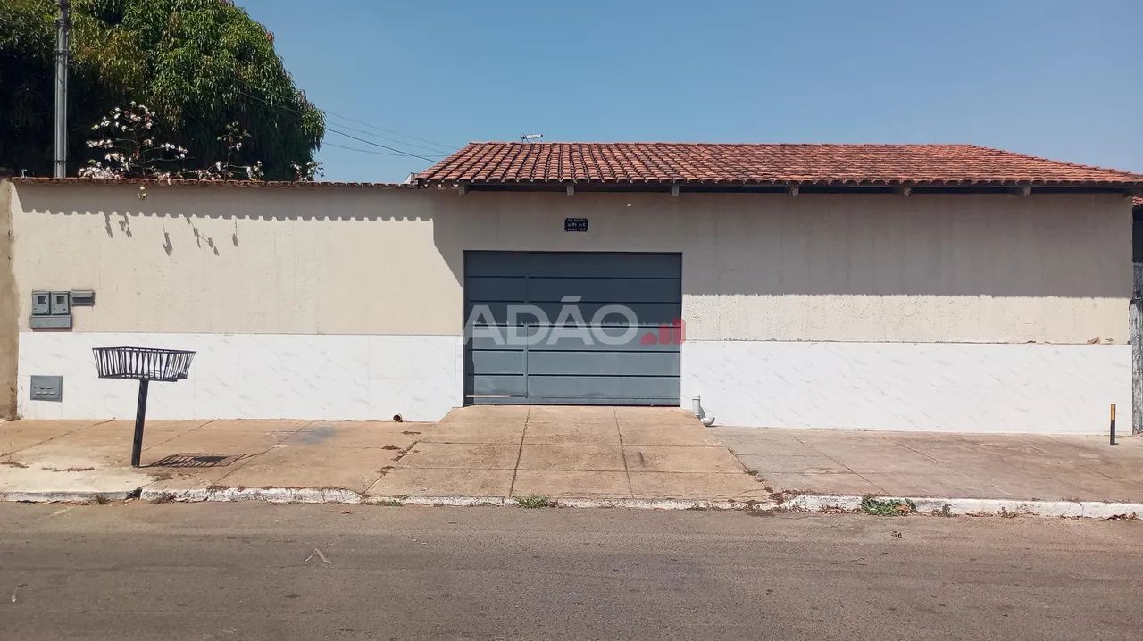 Casa à venda no Bairro Goiá