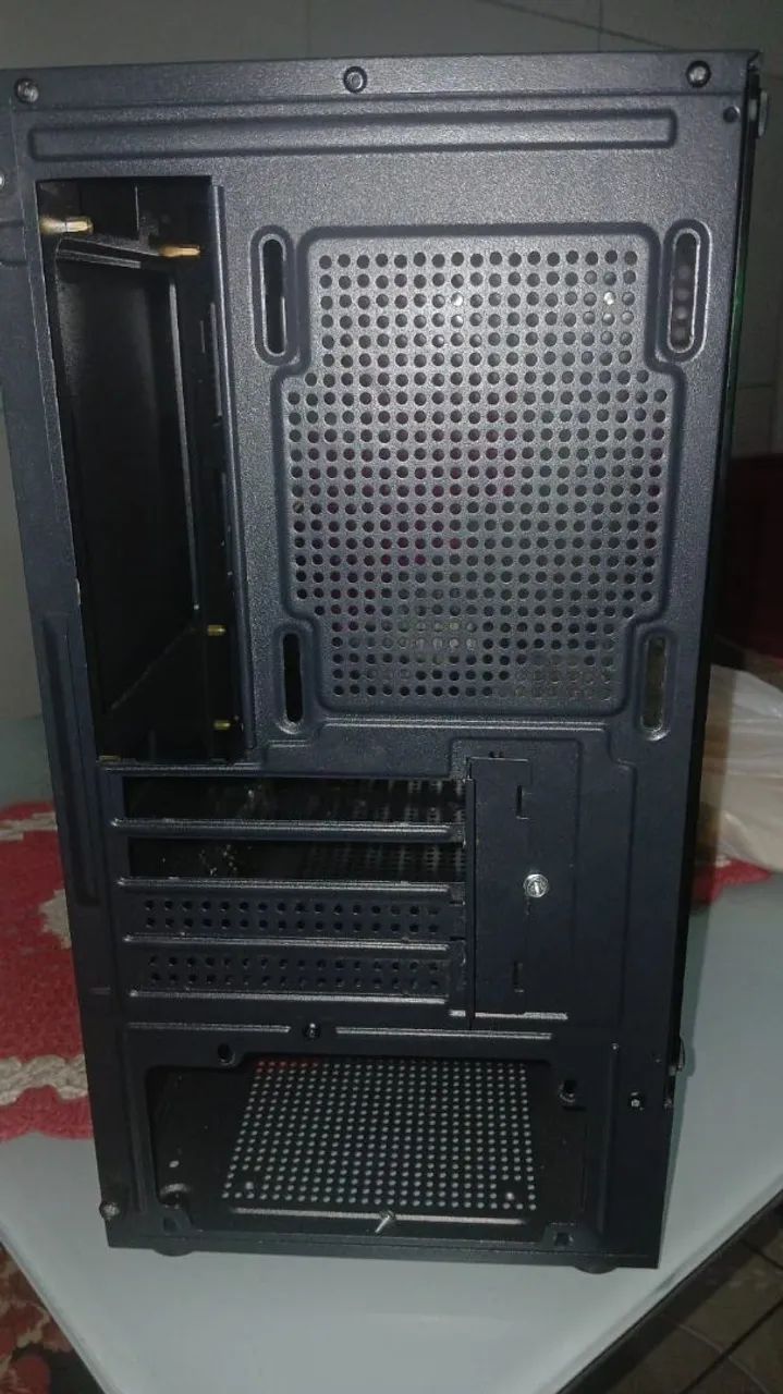 Gabinete M-ATX