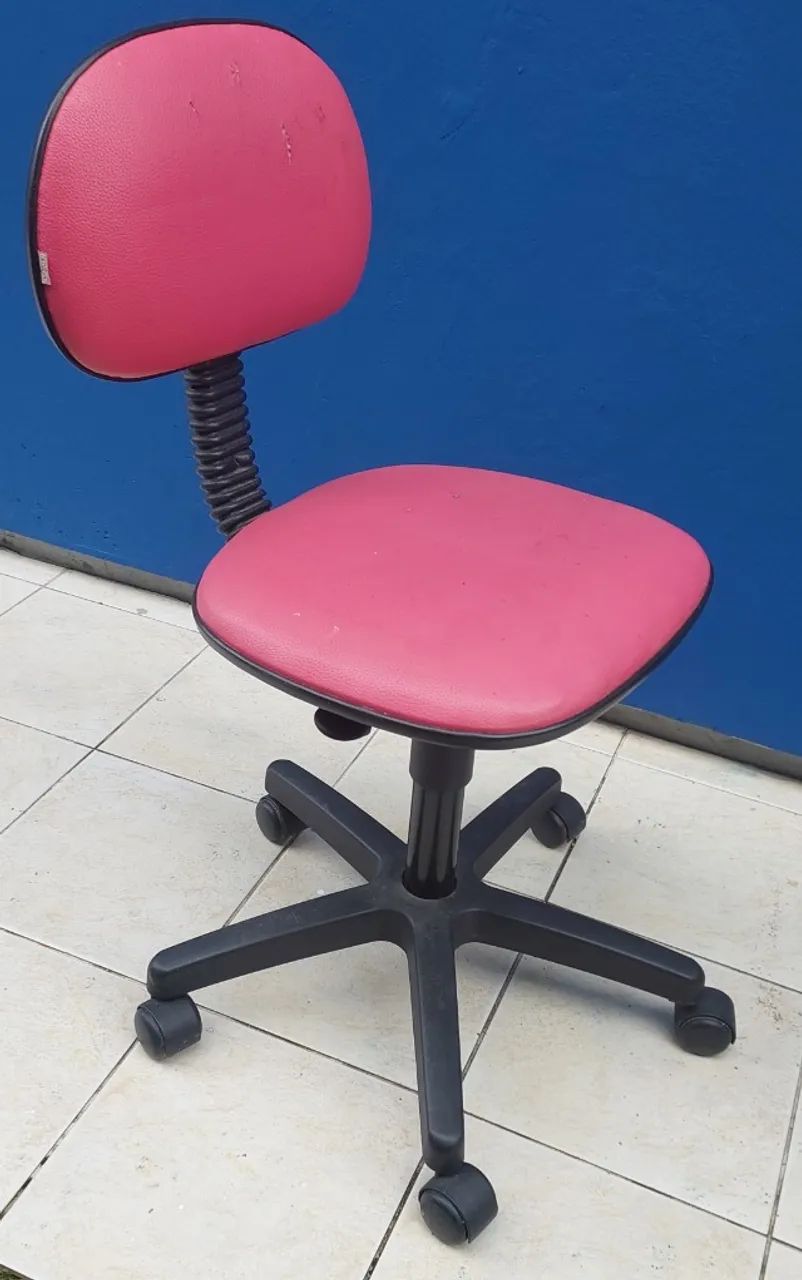 Cadeira de escritório  50 reais - Foto 3